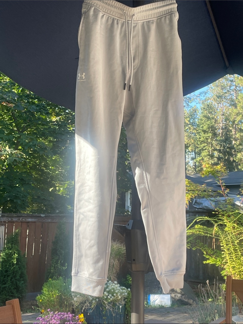 Under Armour Men's Light Gray Athletic Joggers